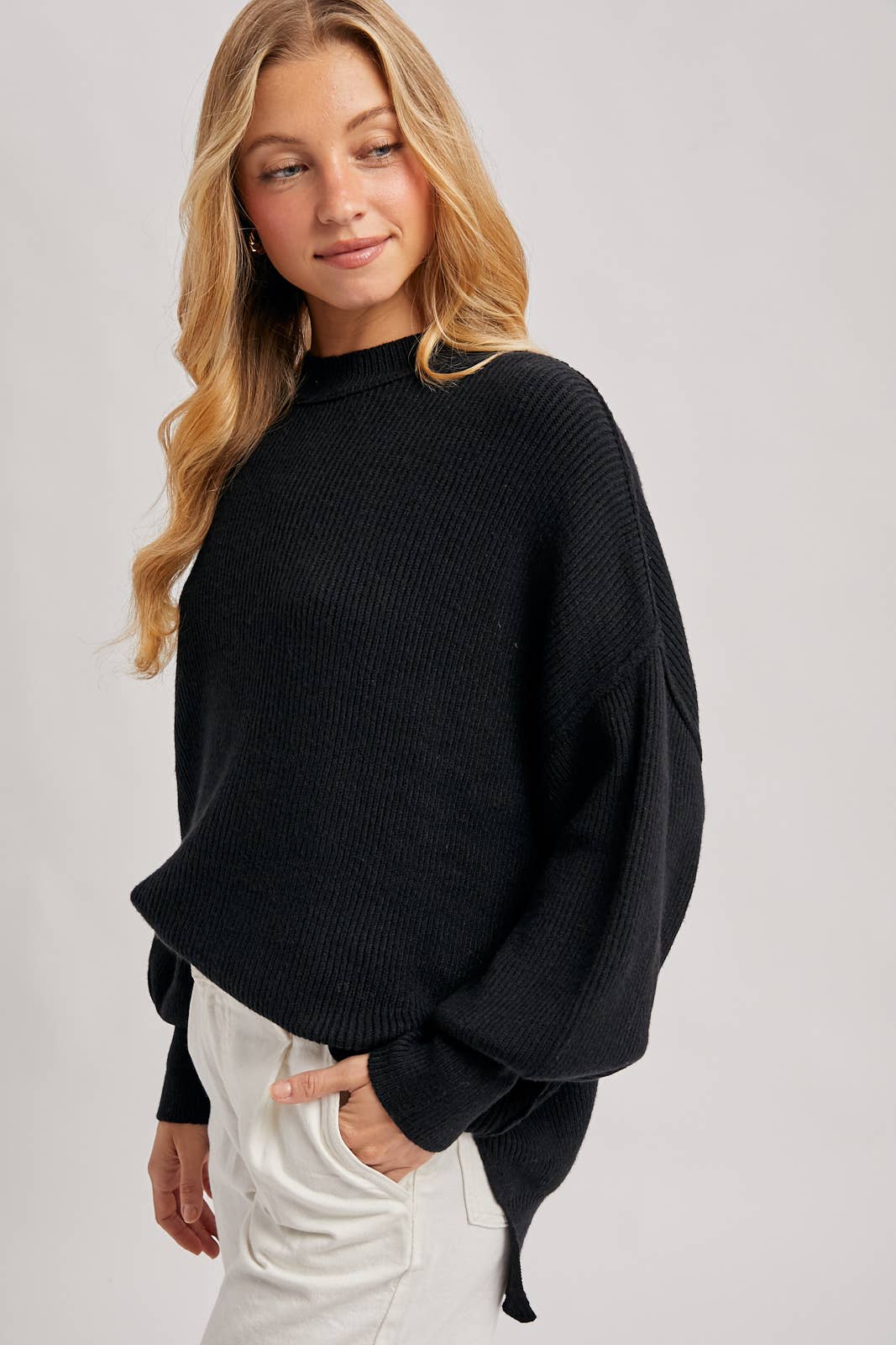 RIBBED MOCK NECK PULLOVER