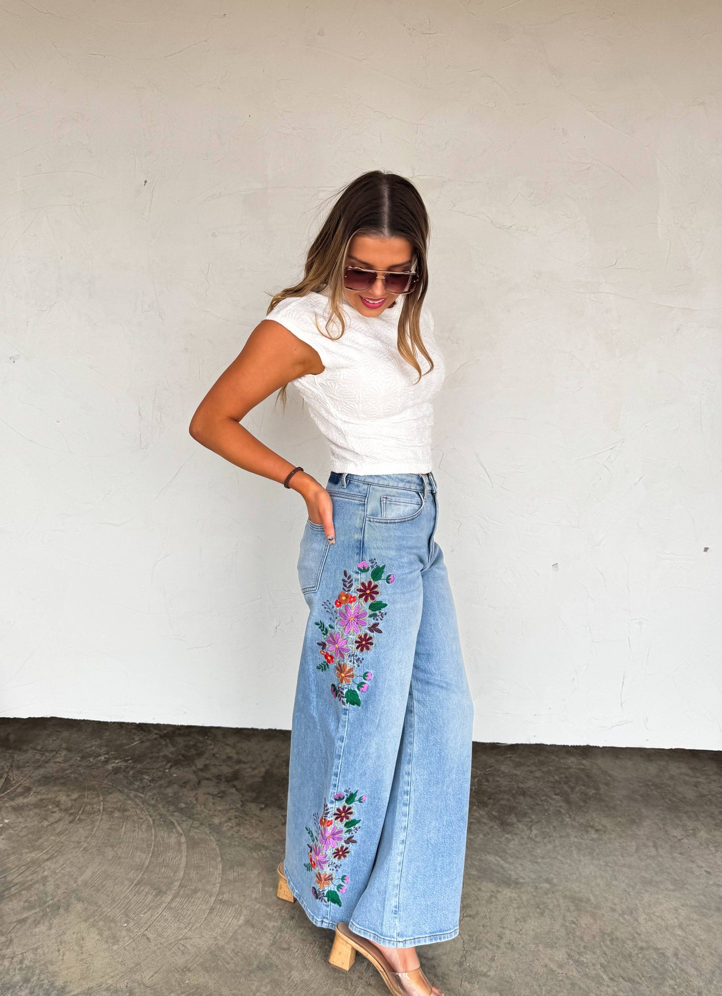 2nd CUT- EVIE FLORAL EMBROIDERED JEANS
