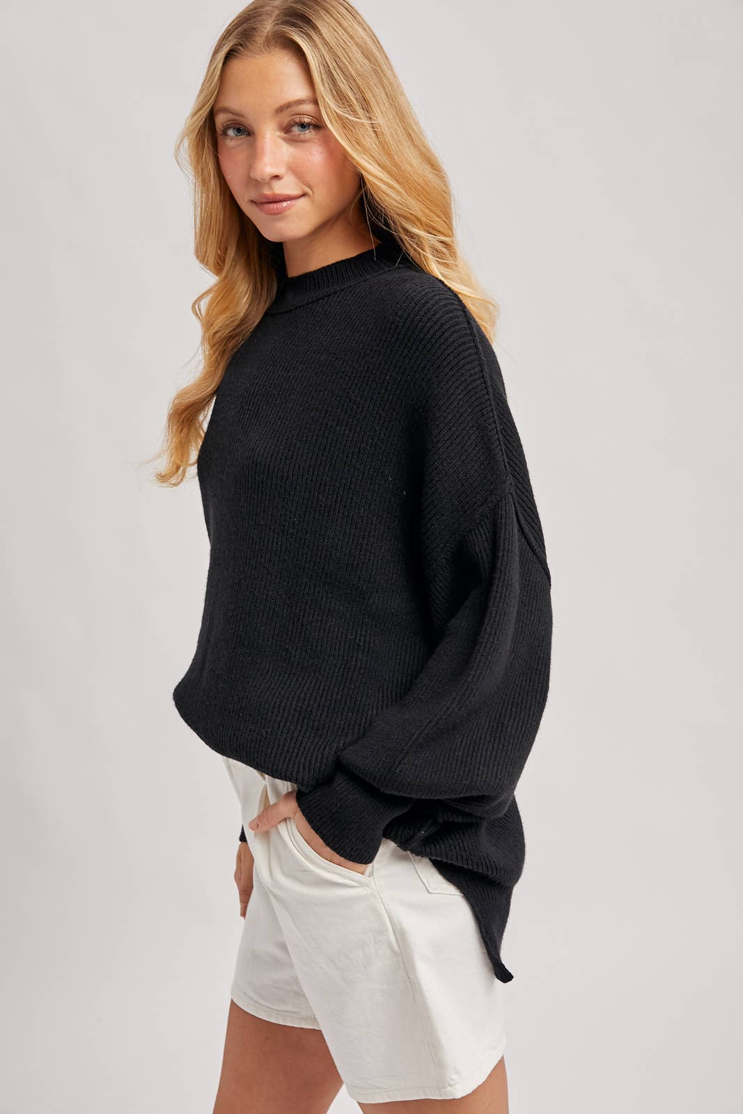 RIBBED MOCK NECK PULLOVER